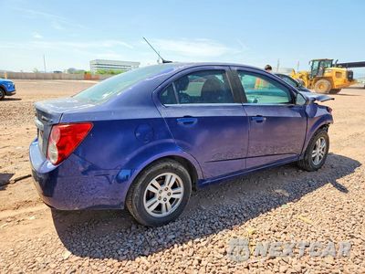 Trzecie zdjęcie samochodu z tyłu: 2014 CHEVROLET SONIC LT VIN:1G1JC5SH4E4132215 - miniatura