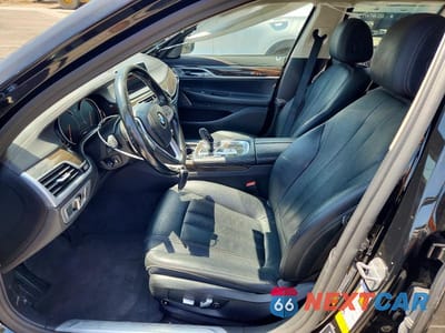 Zdjęcie 7 z 12 samochodu: 2019 BMW 740 I VIN:WBA7E2C52KB216777 - miniatura