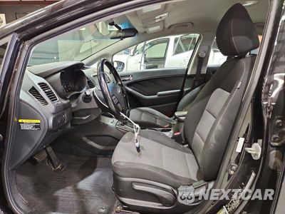 Zdjęcie 7 z 12 samochodu: 2018 KIA FORTE S VIN:3KPFL4A77JE198203 - miniatura