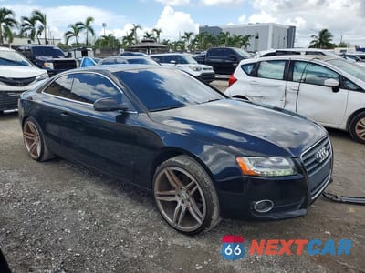 Czwarte zdjęcie samochodu z boku: 2010 AUDI A5 PRESTIGE VIN:WAUVFAFR7AA006757 - miniatura