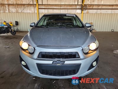 Piąte zdjęcie samochodu w środku: 2015 CHEVROLET SONIC LT VIN:1G1JC6SHXF4125065 - miniatura
