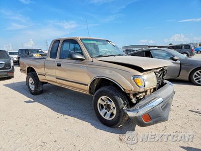 Czwarte zdjęcie samochodu z boku: 2000 TOYOTA TACOMA XTRACAB PRERUNNER VIN:4TASM92N1YZ601026 - miniatura
