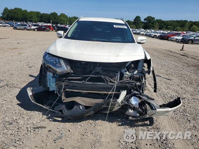Piąte zdjęcie samochodu w środku: 2019 NISSAN ROGUE S VIN:5N1AT2MT2KC800016 - miniatura