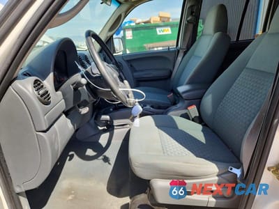 Zdjęcie 7 z 12 samochodu: 2007 JEEP LIBERTY SPORT VIN:1J4GL48K67W707219 - miniatura