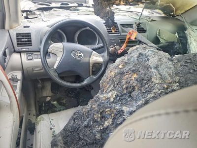 Zdjęcie 8 z 13 samochodu: 2010 TOYOTA HIGHLANDER LIMITED VIN:5TDDK3EH8AS032334 - miniatura