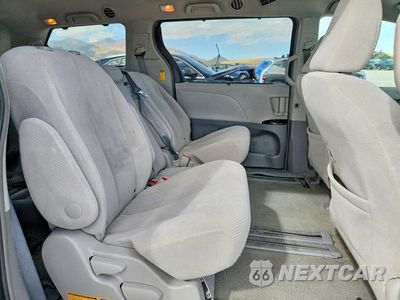 Zdjęcie 11 z 13 samochodu: 2014 TOYOTA SIENNA LE VIN:5TDKK3DC6ES434646 - miniatura