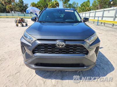 Piąte zdjęcie samochodu w środku: 2020 TOYOTA RAV4 LE VIN:2T3H1RFV8LC047754 - miniatura