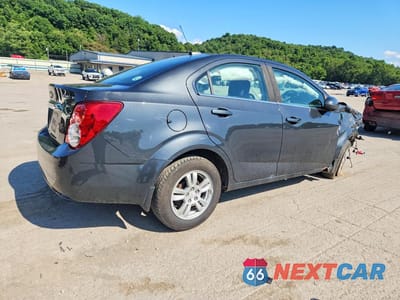 Trzecie zdjęcie samochodu z tyłu: 2015 CHEVROLET SONIC LT VIN:1G1JC5SH6F4183068 - miniatura