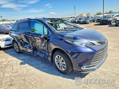 Czwarte zdjęcie samochodu z boku: 2024 TOYOTA SIENNA XLE 7-PASSENGER VIN:5TDJSKFC7RS146305 - miniatura