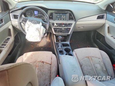 Zdjęcie 8 z 13 samochodu: 2017 HYUNDAI SONATA SE VIN:5NPE24AFXHH464258 - miniatura