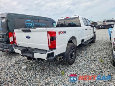 Trzecie zdjęcie samochodu z tyłu: 2024 FORD F350 SUPER DUTY VIN:1FT8W3BT3RED49390 - miniatura