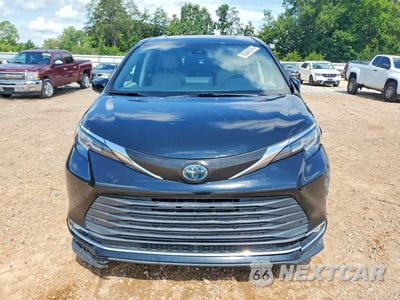 Piąte zdjęcie samochodu w środku: 2022 TOYOTA SIENNA XLE VIN:5TDYRKEC0NS081531 - miniatura