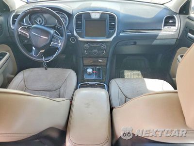 Zdjęcie 8 z 12 samochodu: 2015 CHRYSLER 300C VIN:2C3CCAEG6FH760457 - miniatura