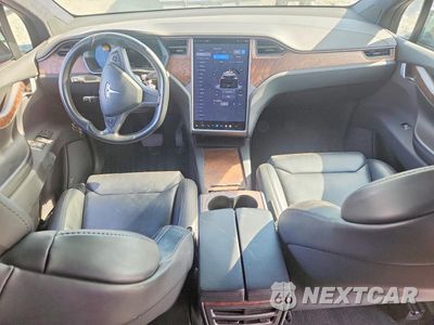 Zdjęcie 8 z 13 samochodu: 2019 TESLA MODEL X VIN:5YJXCDE29KF182728 - miniatura