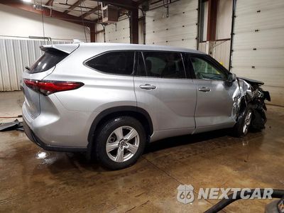 Trzecie zdjęcie samochodu z tyłu: 2021 TOYOTA HIGHLANDER LE VIN:5TDBZRBH4MS150766 - miniatura