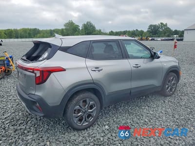 Trzecie zdjęcie samochodu z tyłu: 2024 KIA SELTOS LX VIN:KNDEPCAA7R7504236 - miniatura