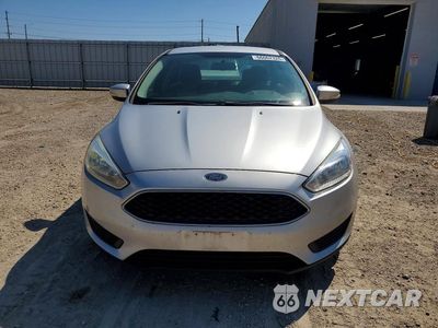 Piąte zdjęcie samochodu w środku: 2016 FORD FOCUS SE VIN:1FADP3F26GL292937 - miniatura