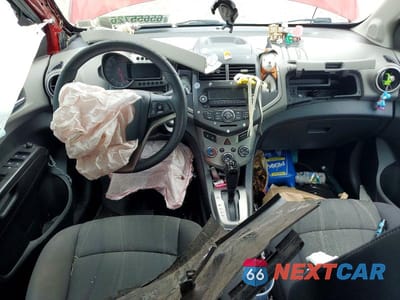 Zdjęcie 8 z 12 samochodu: 2013 CHEVROLET SONIC LT VIN:1G1JC5SG1D4229314 - miniatura