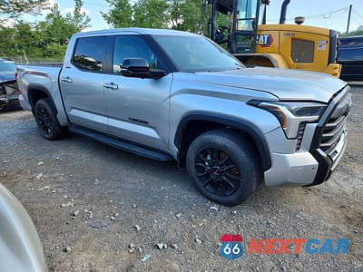 Czwarte zdjęcie samochodu z boku: 2025 TOYOTA TUNDRA LIMITED VIN:5TFWA5DB2SX254416 - miniatura