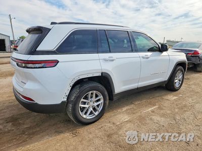 Trzecie zdjęcie samochodu z tyłu: 2025 JEEP GRAND CHEROKEE LAREDO VIN:1C4RJHAG2SC271318 - miniatura