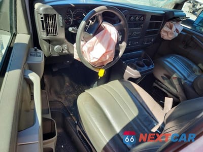 Zdjęcie 8 z 13 samochodu: 2022 GMC SAVANA BOX TRUCK VIN:7GZ37TC71NN010472 - miniatura