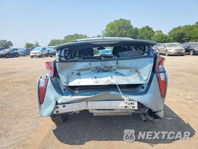 Zdjęcie 6 z 12 samochodu: 2018 TOYOTA PRIUS TWO VIN:JTDKBRFU4J3591337 - miniatura
