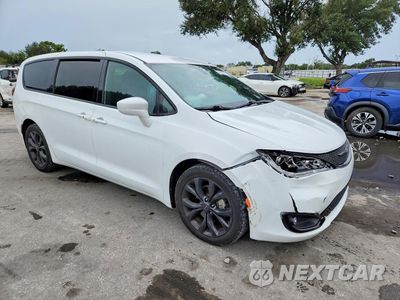 Czwarte zdjęcie samochodu z boku: 2020 CHRYSLER PACIFICA TOURING VIN:2C4RC1FG9LR110421 - miniatura