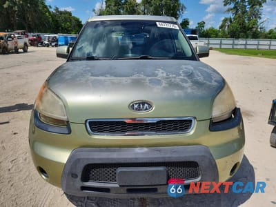 Piąte zdjęcie samochodu w środku: 2011 KIA SOUL + VIN:KNDJT2A26B7231230 - miniatura