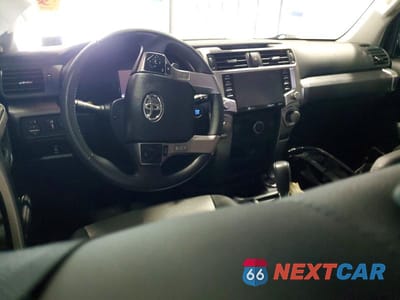 Zdjęcie 8 z 13 samochodu: 2020 TOYOTA 4RUNNER SR5 PREMIUM VIN:JTEBU5JR6L5827544 - miniatura