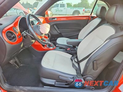Zdjęcie 7 z 12 samochodu: 2017 VOLKSWAGEN BEETLE S/SE VIN:3VW517AT9HM804629 - miniatura