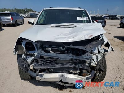 Piąte zdjęcie samochodu w środku: 2024 TOYOTA 4RUNNER TRD OFF-ROAD VIN:JTEPU5JR6R6252242 - miniatura