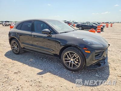 Czwarte zdjęcie samochodu z boku: 2024 PORSCHE MACAN BASE VIN:WP1AA2A5XRLB16646 - miniatura