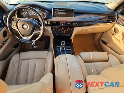 Zdjęcie 8 z 13 samochodu: 2015 BMW X5 XDRIVE50I VIN:5UXKR6C57F0J76429 - miniatura