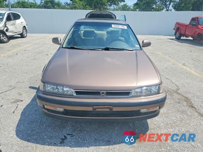 Piąte zdjęcie samochodu w środku: 1991 HONDA ACCORD EX VIN:1HGCB7163MA044207 - miniatura