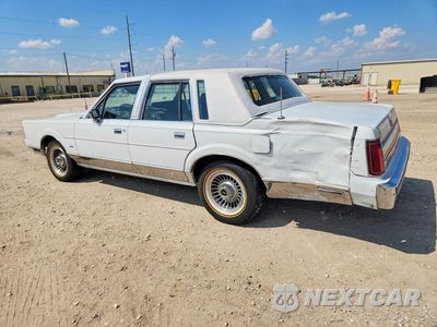 Drugie zdjęcie samochodu z przodu: 1988 LINCOLN TOWN CAR VIN:1LNBM81F9JY658834 - miniatura