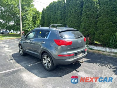 Trzecie zdjęcie samochodu z tyłu: 2015 KIA SPORTAGE EX VIN:KNDPCCAC6F7718670 - miniatura
