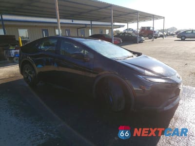 Czwarte zdjęcie samochodu z boku: 2024 TOYOTA PRIUS LE VIN:JTDACAAU7R3028490 - miniatura