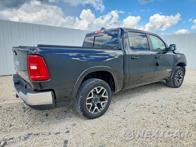 Trzecie zdjęcie samochodu z tyłu: 2025 RAM 1500 LARAMIE VIN:1C6SRFJP5SN761889 - miniatura