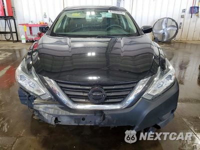 Piąte zdjęcie samochodu w środku: 2018 NISSAN ALTIMA 2.5 S VIN:1N4AL3AP2JC240889 - miniatura