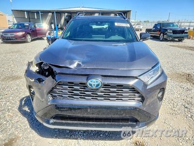 Piąte zdjęcie samochodu w środku: 2019 TOYOTA RAV4 XSE VIN:JTMEWRFV7KJ019167 - miniatura