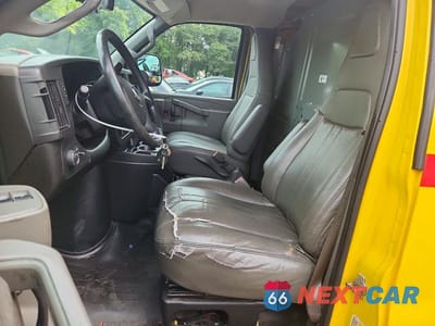 Zdjęcie 7 z 12 samochodu: 2020 CHEVROLET EXPRESS G2500 VIN:1GCWGAFPXL1225783 - miniatura