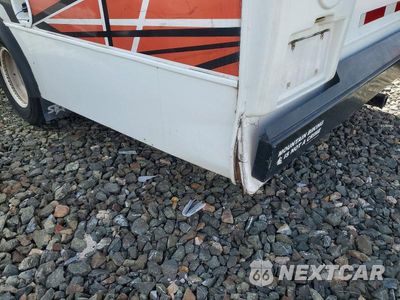 Zdjęcie 9 z 10 samochodu: 2004 FORD ECONOLINE E450 SUPER DUTY CUTAWAY VAN VIN:1FDXE45SX4HA70643 - miniatura