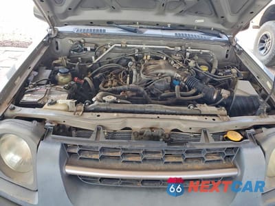 Zdjęcie 11 z 12 samochodu: 2004 NISSAN XTERRA XE VIN:5N1ED28T44C674821 - miniatura