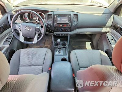 Zdjęcie 8 z 13 samochodu: 2014 TOYOTA TACOMA V6 VIN:3TMLU4EN5EM144693 - miniatura