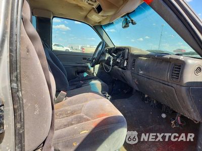 Zdjęcie 10 z 12 samochodu: 2006 GMC NEW SIERRA C1500 VIN:2GTEC19T161115526 - miniatura