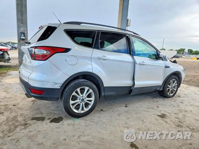 Trzecie zdjęcie samochodu z tyłu: 2018 FORD ESCAPE SE VIN:1FMCU0GDXJUC04238 - miniatura