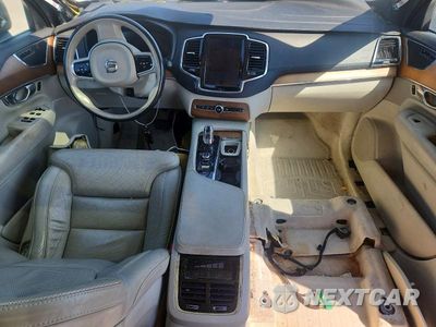 Zdjęcie 8 z 13 samochodu: 2016 VOLVO XC90 T8 VIN:YV4BC0PL3G1094120 - miniatura