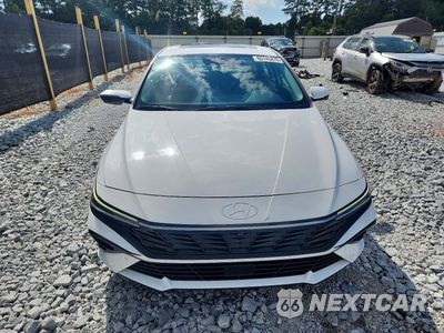Piąte zdjęcie samochodu w środku: 2024 HYUNDAI ELANTRA LIMITED VIN:KMHLP4DG4RU733015 - miniatura