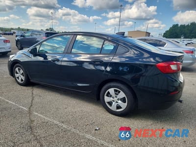 Drugie zdjęcie samochodu z przodu: 2018 CHEVROLET CRUZE LS VIN:1G1BC5SM9J7204309 - miniatura