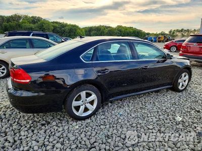 Trzecie zdjęcie samochodu z tyłu: 2013 VOLKSWAGEN PASSAT SE VIN:1VWBP7A31DC044242 - miniatura